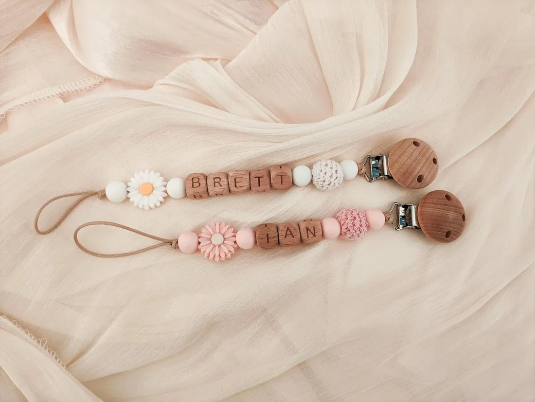 Personalized Pacifier Clip, Custom Dummy Clip, Pacifier Holder, Soother Clip, Binky Clip, Baby Shower Gift, Baby Gift, Newborn Gift